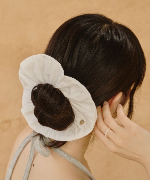 GIUNON(ジウノン)の「embroidery cotton big chouchou / エンブロイダリーコットンビッグシュシュ(シュシュ・レディース・ブラック/ホワイト/ピンク・FREE)」の13枚目の写真