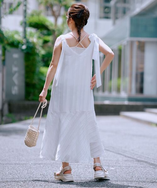 COHINA(コヒナ)の「ストライプリボンショルダーワンピース 【低身長・小柄女性】(ワンピース・レディース・ブラック/ホワイト/ピンク・ONE SIZE)」の9枚目の写真