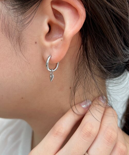 CAPRICIEUX LE'MAGE（カプリシューレマージュ）の「〈GOLDY/ゴールディ〉2WAYハートフープピアス（ピアス（両耳用）・レディース・シルバー/ゴールド・FREE）」の4枚目の写真