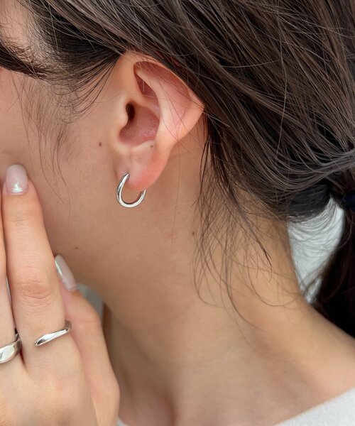 CAPRICIEUX LE'MAGE（カプリシューレマージュ）の「〈GOLDY/ゴールディ〉2WAYハートフープピアス（ピアス（両耳用）・レディース・シルバー/ゴールド・FREE）」の5枚目の写真