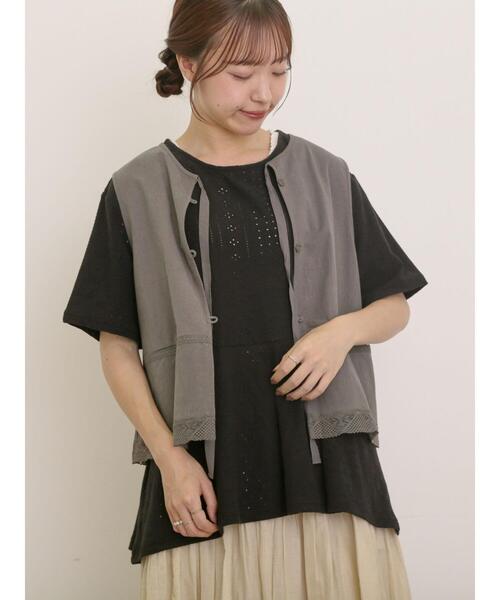 Samansa Mos2（サマンサ モスモス）の「レース付きリボン開きベスト（ベスト・レディース・グレー/チャコールグレー/キナリ・F）」の4枚目の写真