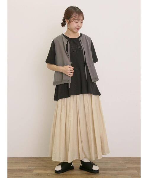 Samansa Mos2（サマンサ モスモス）の「レース付きリボン開きベスト（ベスト・レディース・グレー/チャコールグレー/キナリ・F）」の7枚目の写真