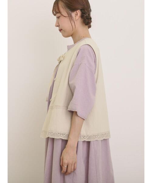 Samansa Mos2（サマンサ モスモス）の「レース付きリボン開きベスト（ベスト・レディース・グレー/チャコールグレー/キナリ・F）」の21枚目の写真