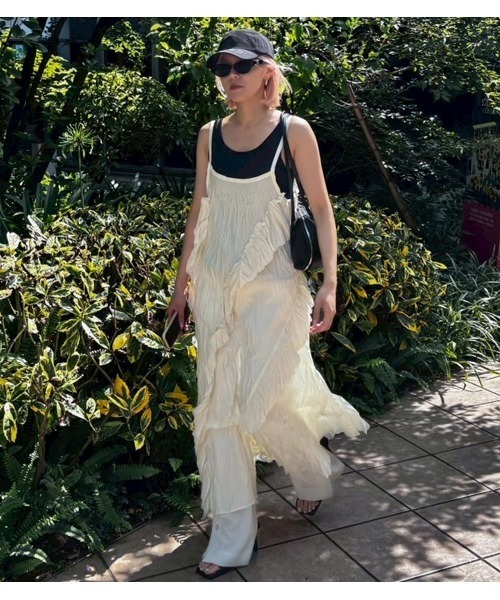 LE CIEL BLEU(ルシェルブルー)の「クリンクルドラッフルキャムドレス / Crinckled Ruffle Cami Dress(ワンピース・レディース・オフホワイト/ブラック・36/38)」の2枚目の写真