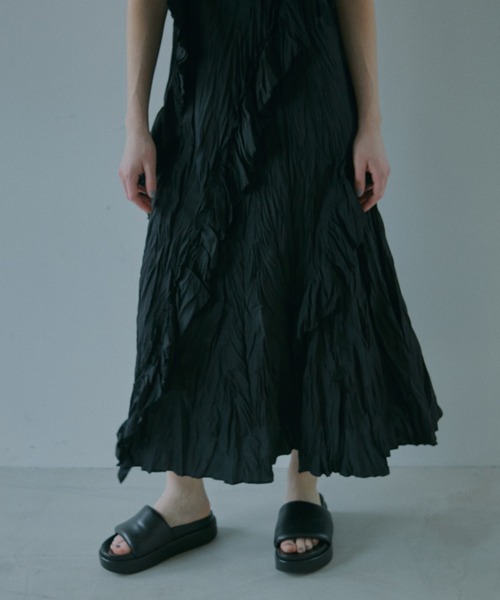 LE CIEL BLEU(ルシェルブルー)の「クリンクルドラッフルキャムドレス / Crinckled Ruffle Cami Dress(ワンピース・レディース・オフホワイト/ブラック・36/38)」の12枚目の写真