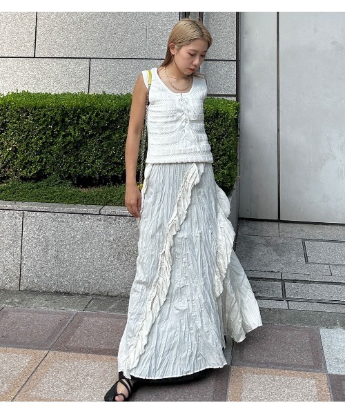 LE CIEL BLEU(ルシェルブルー)の「クリンクルドラッフルキャムドレス / Crinckled Ruffle Cami Dress(ワンピース・レディース・オフホワイト/ブラック・36/38)」の22枚目の写真