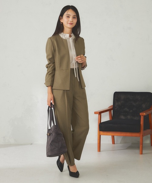 a.v.v(アーヴェヴェ)の「ポイントベーシックパンプス(パンプス・レディース・ブラック/アイボリー・24.5/23.5)」の9枚目の写真