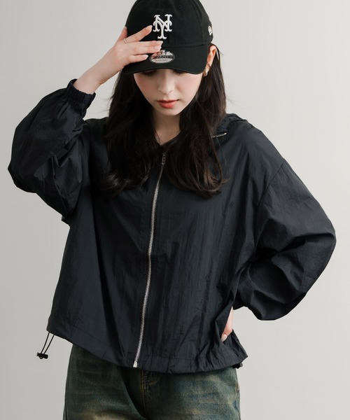 Rocky Monroe(ロッキーモンロー)の「オーバーサイズ ナイロンテックワッシャーフードジャケット/ショート丈マウンテンパーカー(ナイロンジャケット・レディース・ホワイト/ブラック/ベージュ・M/L)」の21枚目の写真