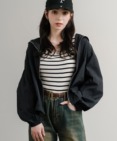 Rocky Monroe(ロッキーモンロー)の「オーバーサイズ ナイロンテックワッシャーフードジャケット/ショート丈マウンテンパーカー(ナイロンジャケット・レディース・ホワイト/ブラック/ベージュ・M/L)」の22枚目の写真