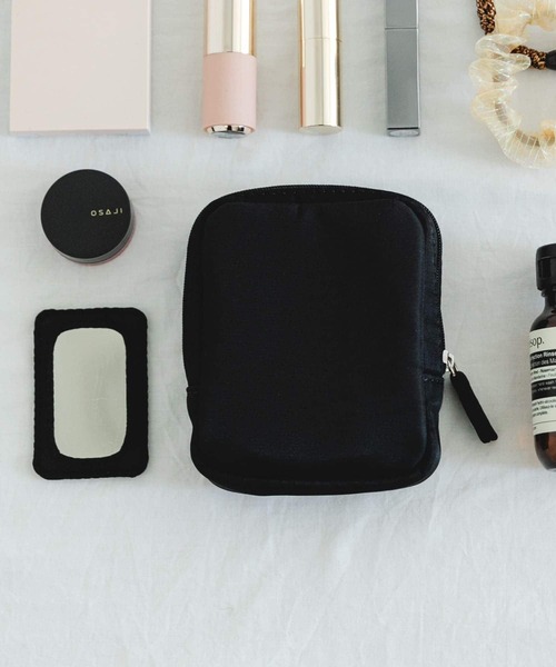 URBAN RESEARCH DOORS（アーバンリサーチドアーズ）の「撥水ポーチ小（ポーチ・レディース・ブラック/ベージュ・ONE）」の2枚目の写真