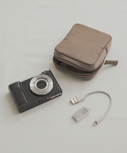 URBAN RESEARCH DOORS（アーバンリサーチドアーズ）の「撥水ポーチ小（ポーチ・レディース・ブラック/ベージュ・ONE）」の3枚目の写真