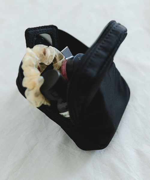 URBAN RESEARCH DOORS（アーバンリサーチドアーズ）の「撥水ポーチ小（ポーチ・レディース・ブラック/ベージュ・ONE）」の7枚目の写真