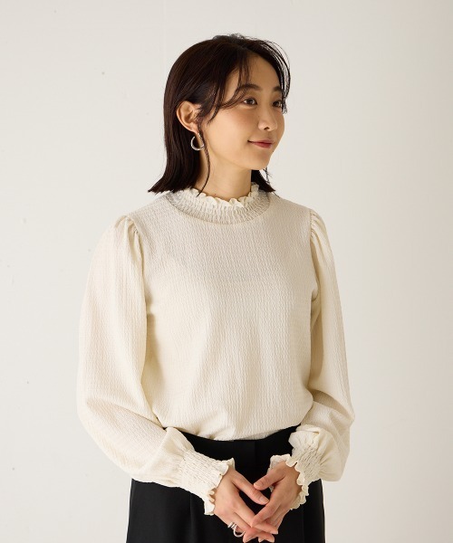 riziere(リジェール)の「MOM:シャーリングカラープルオーバー(KIDSとお揃い)(Tシャツ/カットソー・レディース・アイボリー/ブラック・FREE)」の2枚目の写真