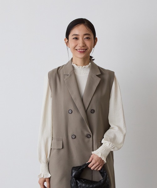 riziere(リジェール)の「MOM:シャーリングカラープルオーバー(KIDSとお揃い)(Tシャツ/カットソー・レディース・アイボリー/ブラック・FREE)」の3枚目の写真