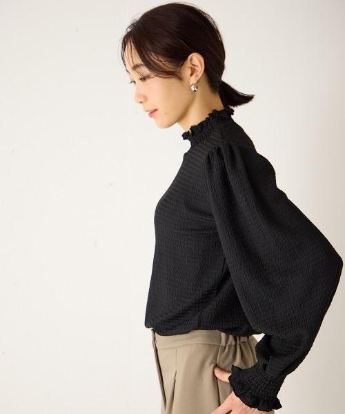 riziere(リジェール)の「MOM:シャーリングカラープルオーバー(KIDSとお揃い)(Tシャツ/カットソー・レディース・アイボリー/ブラック・FREE)」の14枚目の写真