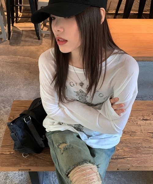 DIAVEL（ディアベル）の「クロスグラフィック ロンT／Dark Y2K Mood（Tシャツ/カットソー・レディース・ブラック/ホワイト・M）」の11枚目の写真