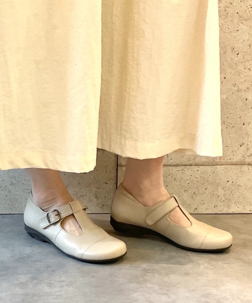 blanc/bleu(ブランブルー)の「【日本製/本革/3E幅】ふかふかインソール Tストラップパンプス(パンプス・レディース・ブラック/ブラウン/グレイッシュベージュ・22.5cm/23.5cm/24.5cm/23.0cm/24.0cm/22cm)」の10枚目の写真