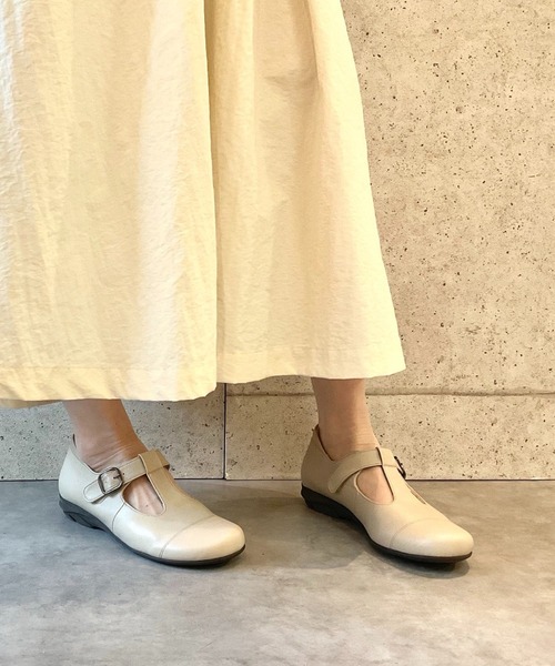 blanc/bleu(ブランブルー)の「【日本製/本革/3E幅】ふかふかインソール Tストラップパンプス(パンプス・レディース・ブラック/ブラウン/グレイッシュベージュ・22.5cm/23.5cm/24.5cm/23.0cm/24.0cm/22cm)」の12枚目の写真