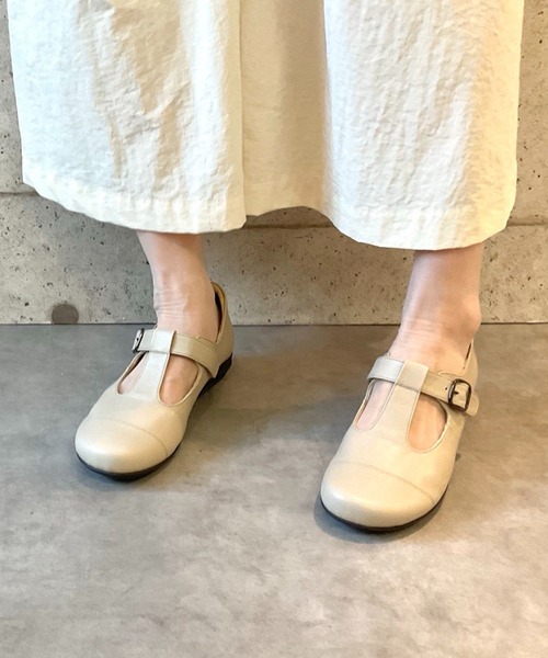blanc/bleu(ブランブルー)の「【日本製/本革/3E幅】ふかふかインソール Tストラップパンプス(パンプス・レディース・ブラック/ブラウン/グレイッシュベージュ・22.5cm/23.5cm/24.5cm/23.0cm/24.0cm/22cm)」の11枚目の写真