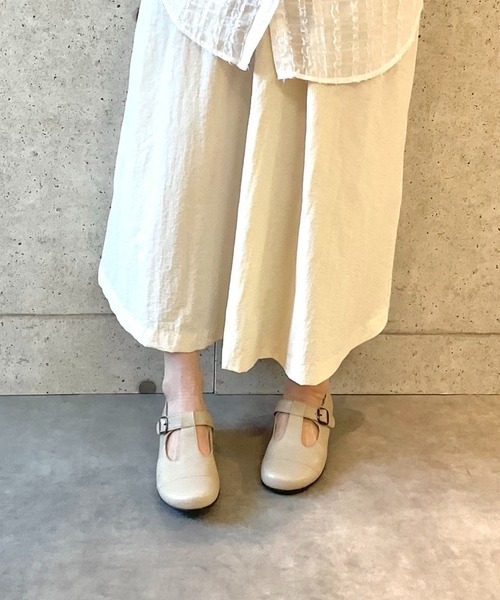 blanc/bleu(ブランブルー)の「【日本製/本革/3E幅】ふかふかインソール Tストラップパンプス(パンプス・レディース・ブラック/ブラウン/グレイッシュベージュ・22.5cm/23.5cm/24.5cm/23.0cm/24.0cm/22cm)」の14枚目の写真