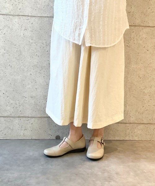blanc/bleu(ブランブルー)の「【日本製/本革/3E幅】ふかふかインソール Tストラップパンプス(パンプス・レディース・ブラック/ブラウン/グレイッシュベージュ・22.5cm/23.5cm/24.5cm/23.0cm/24.0cm/22cm)」の15枚目の写真