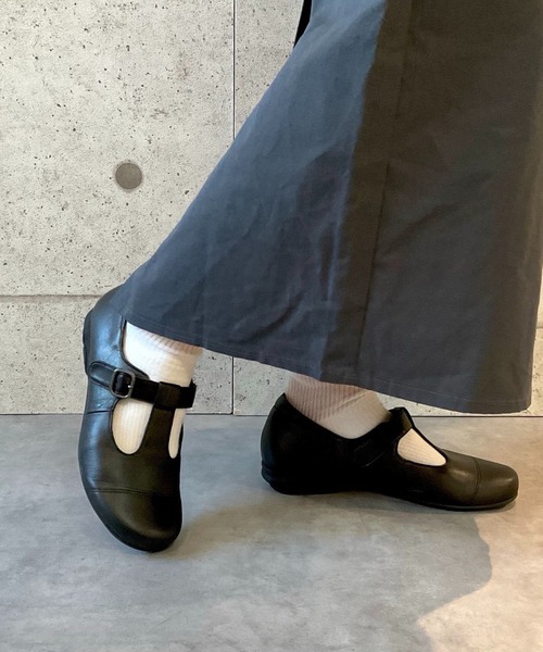 blanc/bleu(ブランブルー)の「【日本製/本革/3E幅】ふかふかインソール Tストラップパンプス(パンプス・レディース・ブラック/ブラウン/グレイッシュベージュ・22.5cm/23.5cm/24.5cm/23.0cm/24.0cm/22cm)」の16枚目の写真