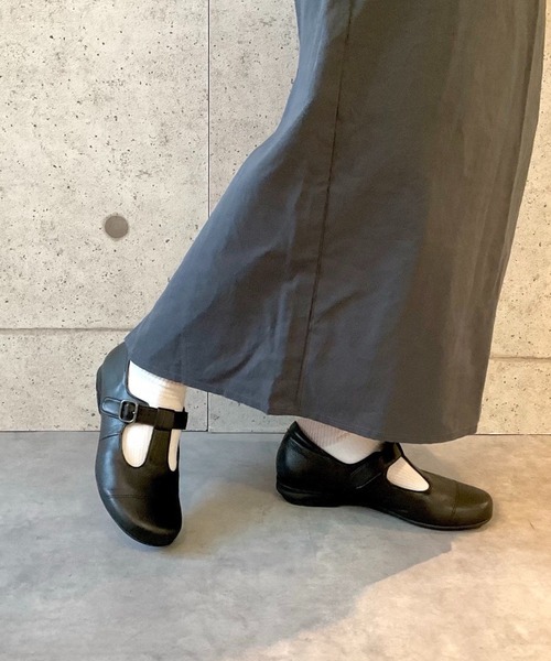blanc/bleu(ブランブルー)の「【日本製/本革/3E幅】ふかふかインソール Tストラップパンプス(パンプス・レディース・ブラック/ブラウン/グレイッシュベージュ・22.5cm/23.5cm/24.5cm/23.0cm/24.0cm/22cm)」の19枚目の写真