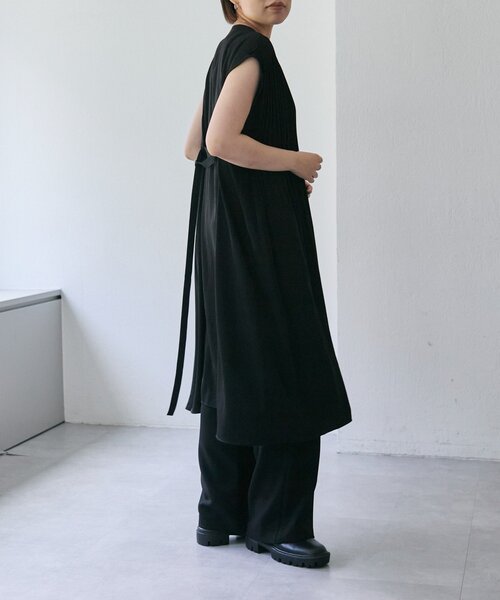 イアハピヨネ プリーツワンピース【SUM1 STYLE(スミ スタイル)】美品 プリーツジレワンピース【SUM1 STYLE(スミスタイル