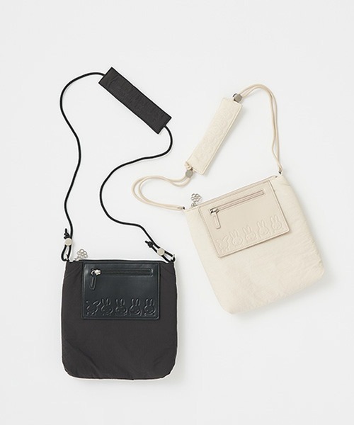 studio CLIP（スタディオクリップ）の「フワフワポケット付きショルダーバッグ[Dick Brunaコラボ]（ショルダーバッグ・レディース・ブラック/アイボリー・FREE）」の3枚目の写真