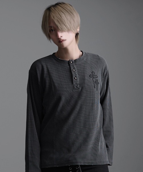 SILVER BULLET（シルバーバレット）の「『SILVER BULLET SELECT AP/シルバーバレットセレクト』ヴィンテージ風クロス刺繍ワッフルダメージロンT（Tシャツ/カットソー・メンズ・グレー/ブラック/チャコール・L/M）」の14枚目の写真