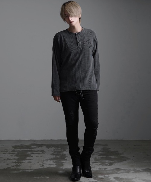 SILVER BULLET（シルバーバレット）の「『SILVER BULLET SELECT AP/シルバーバレットセレクト』ヴィンテージ風クロス刺繍ワッフルダメージロンT（Tシャツ/カットソー・メンズ・グレー/ブラック/チャコール・L/M）」の16枚目の写真