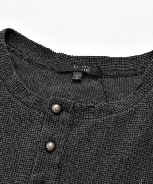 SILVER BULLET（シルバーバレット）の「『SILVER BULLET SELECT AP/シルバーバレットセレクト』ヴィンテージ風クロス刺繍ワッフルダメージロンT（Tシャツ/カットソー・メンズ・グレー/ブラック/チャコール・L/M）」の19枚目の写真