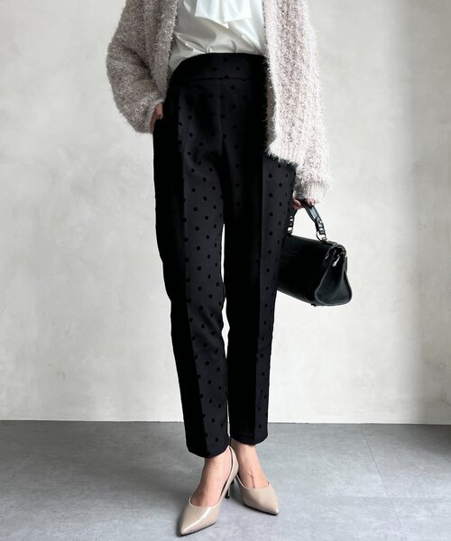 Chez toi（シェトワ）の「【セレモニー対応可】フロッキードットテーパードパンツ（その他パンツ・レディース・ベージュ/ネイビー/ブラック・FREE）」の4枚目の写真