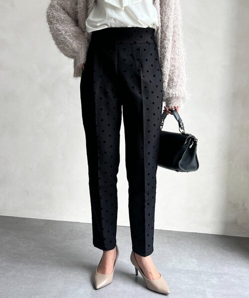 Chez toi（シェトワ）の「【セレモニー対応可】フロッキードットテーパードパンツ（その他パンツ・レディース・ベージュ/ネイビー/ブラック・FREE）」の5枚目の写真