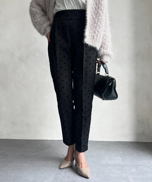 Chez toi（シェトワ）の「【セレモニー対応可】フロッキードットテーパードパンツ（その他パンツ・レディース・ベージュ/ネイビー/ブラック・FREE）」の6枚目の写真