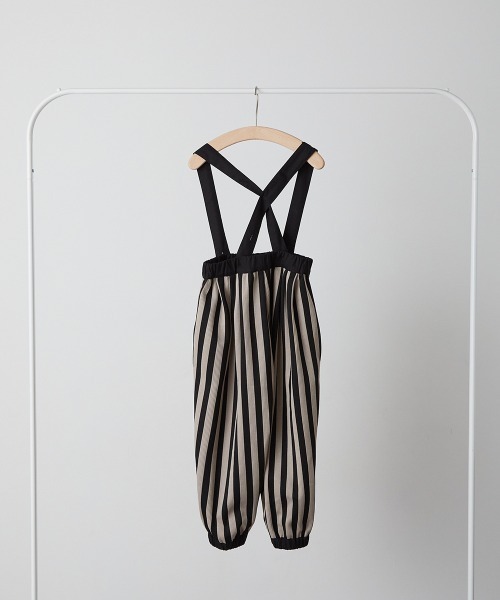 riziere（リジェール）の「サスペンダー付きストライプバルーンシルエットパンツ（その他パンツ・キッズ・ブラック・110/100/90/140/130/120）」の6枚目の写真