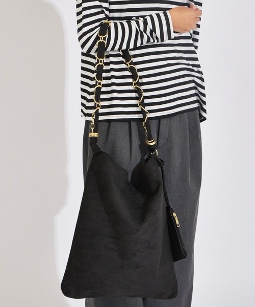 AO2(アオズ)の「Ring Handle Faux Suede Tote Bag with Pouch / ポーチ付き リングハンドル フェイクスエードトートバッグ(トートバッグ・レディース・ブラック/レッド/ブラウン/ベージュ・FREE)」の5枚目の写真