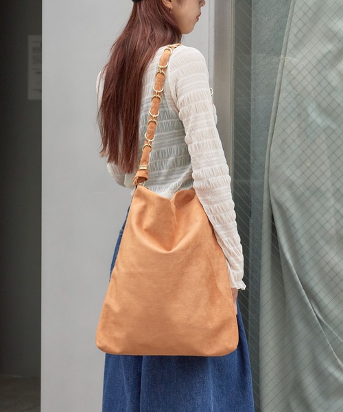 AO2(アオズ)の「Ring Handle Faux Suede Tote Bag with Pouch / ポーチ付き リングハンドル フェイクスエードトートバッグ(トートバッグ・レディース・ブラック/レッド/ブラウン/ベージュ・FREE)」の19枚目の写真