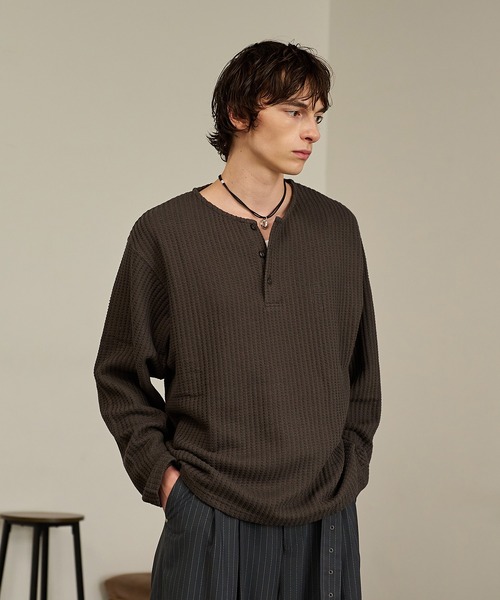 Forte(フォルテ)(フォルテ)の「Thermal Texture Henley Top/サーマルテクッスチャーヘンリーネックトップ(Tシャツ/カットソー・メンズ・アイボリー/ブラウン/グレー・MEDIUM/LARGE)」の2枚目の写真