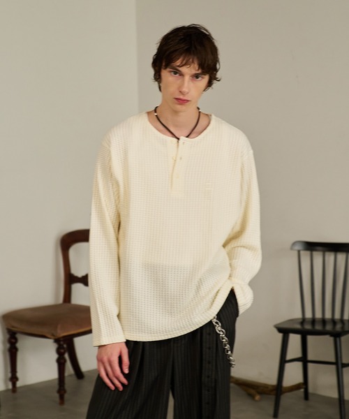 Forte(フォルテ)(フォルテ)の「Thermal Texture Henley Top/サーマルテクッスチャーヘンリーネックトップ(Tシャツ/カットソー・メンズ・アイボリー/ブラウン/グレー・MEDIUM/LARGE)」の1枚目の写真
