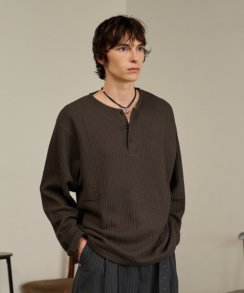 Forte(フォルテ)(フォルテ)の「Thermal Texture Henley Top/サーマルテクッスチャーヘンリーネックトップ(Tシャツ/カットソー・メンズ・アイボリー/ブラウン/グレー・MEDIUM/LARGE)」の7枚目の写真
