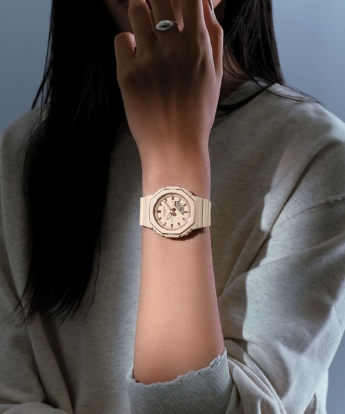 G-SHOCK(ジーショック)の「GMA-P2100シリーズ / GMA-P2110-4AJF(アナログ腕時計・レディース・ピンクベージュ・FREE)」の3枚目の写真