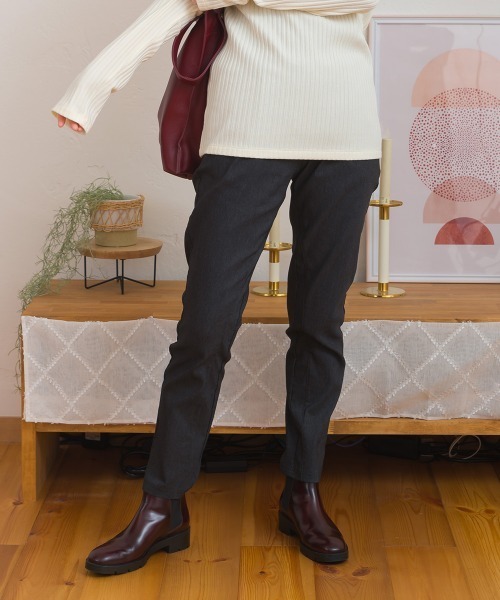 OMNES(オムネス)の「美脚ストレッチ テーパードシルエットタックパンツ(その他パンツ・レディース・ブルー/ブラック/カーキ/イエロー・SMALL/MEDIUM/LARGE)」の5枚目の写真