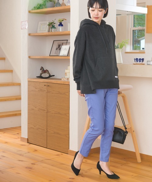 OMNES(オムネス)の「美脚ストレッチ テーパードシルエットタックパンツ(その他パンツ・レディース・ブルー/ブラック/カーキ/イエロー・SMALL/MEDIUM/LARGE)」の16枚目の写真