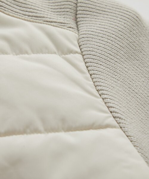 un dix cors（アンディコール）の「《大人カジュアルに◎》モスダンボール中綿切替フードジャケット（ダウンジャケット/コート・レディース・ブラック/ライトグレー・FREE）」の7枚目の写真