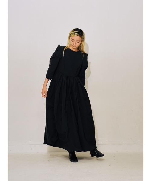 DOLLUPOOPS（ドールアップウップス）の「ショルダータックボリュームスカートワンピース（ワンピース・レディース・ネイビー/ブラック/キャメル・38）」の19枚目の写真