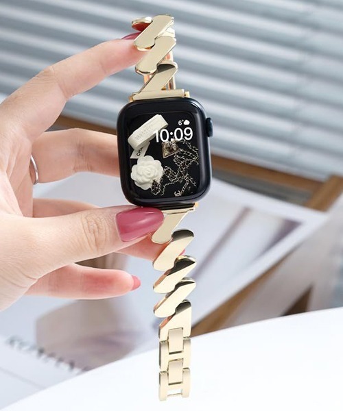 Fun & Daily（ファンアンドデイリー）の「Wave Slash Apple Watch Metal Band / アップルウォッチバンド（デジタル腕時計・レディース・ゴールド/ブラック/シルバー・A/B）」の3枚目の写真