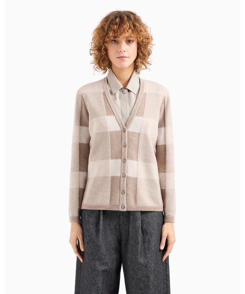 EMPORIO ARMANI(エンポリオアルマーニ)の「【エンポリオ アルマーニ】アイコン Vネックカーディガン バージンウール プレーティング チェックモチーフ(カーディガン/ボレロ・レディース・ベージュ系・MEDIUM/SMALL/X-SMALL)」の2枚目の写真