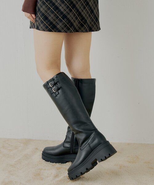 Chico（チコ）の「厚底ベルトデザインロングブーツ（ブーツ・レディース・ブラウン/ブラック/ベージュ系その他3・SMALL/MEDIUM/LARGE）」の5枚目の写真