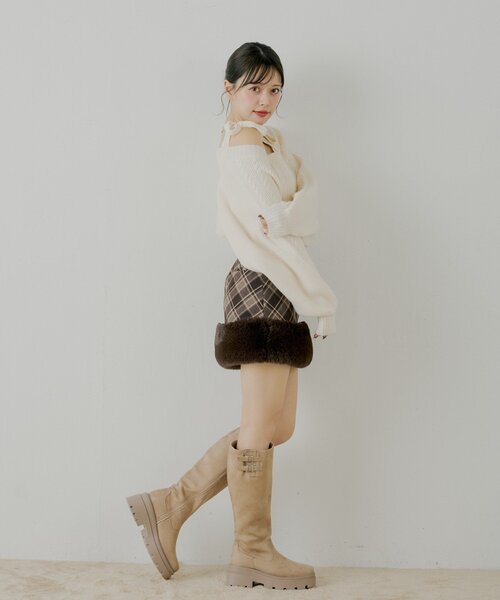 Chico（チコ）の「厚底ベルトデザインロングブーツ（ブーツ・レディース・ブラウン/ブラック/ベージュ系その他3・SMALL/MEDIUM/LARGE）」の7枚目の写真